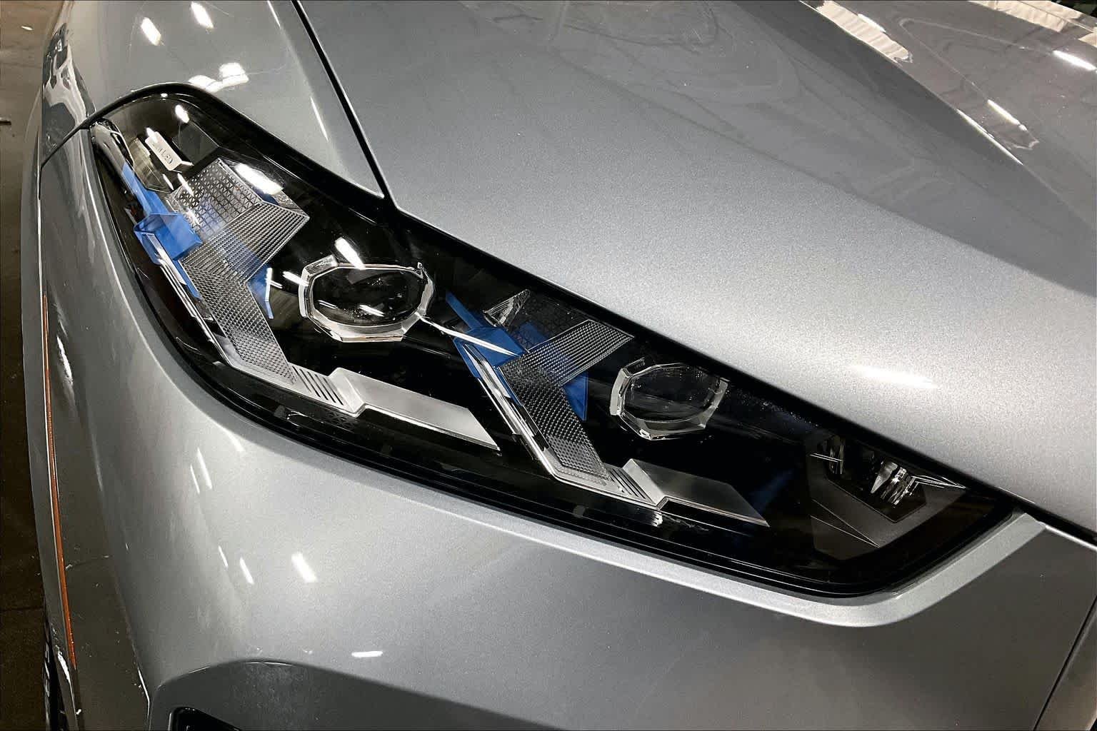 Used 2025 Skyscraper Grey Metallic BMW M60i image 46