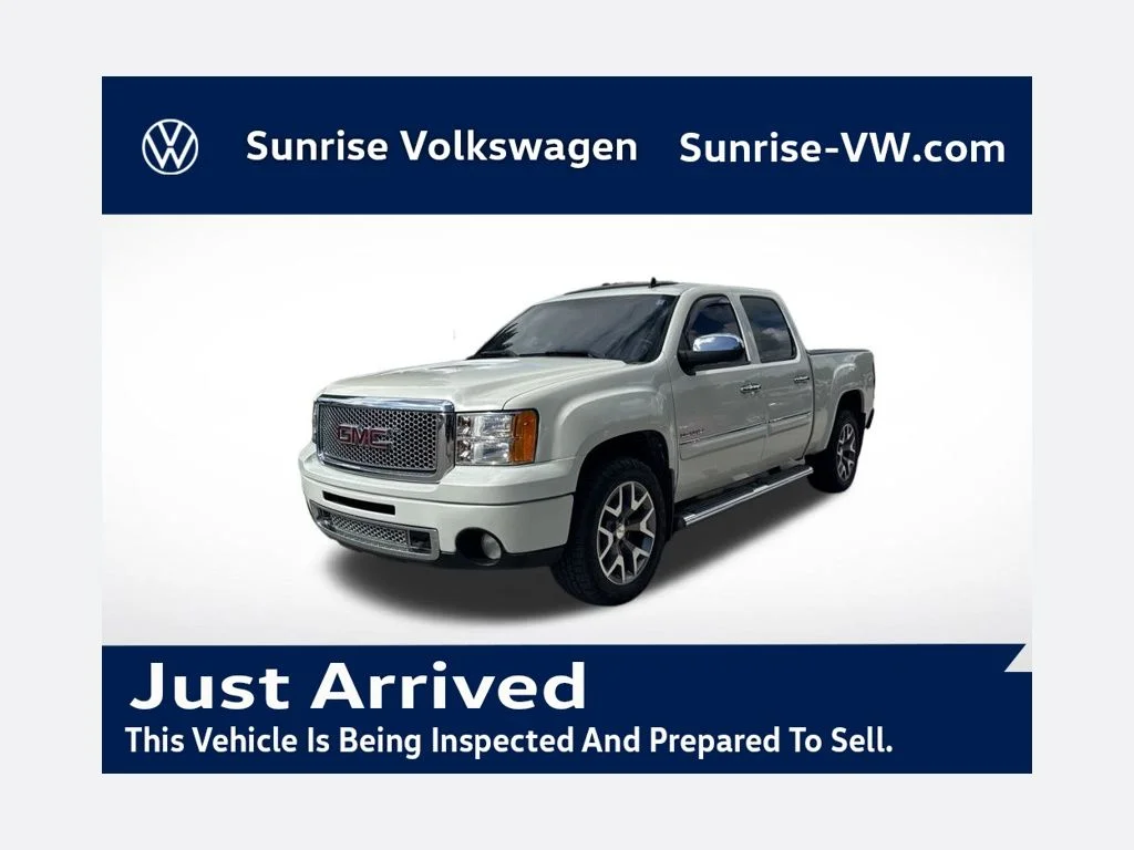 Used 2011 White GMC Denali image 1