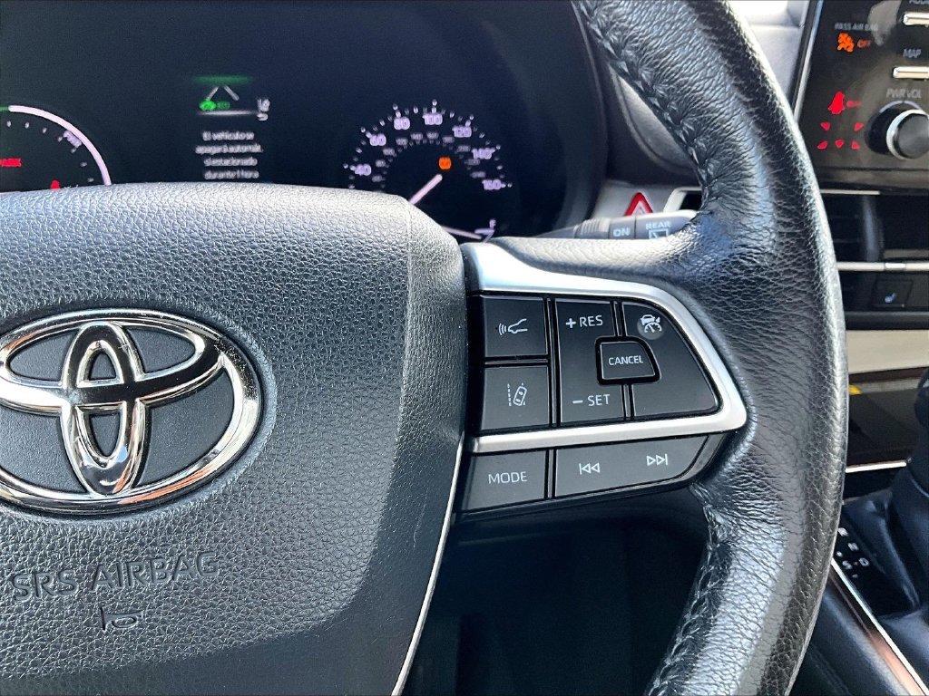 Used 2022  Toyota XLE image 25
