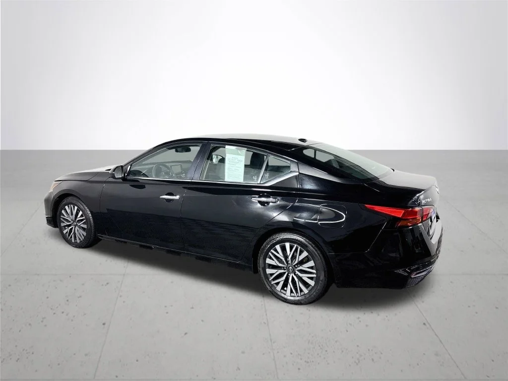 Used 2024 Black Nissan 2.5 SV image 8