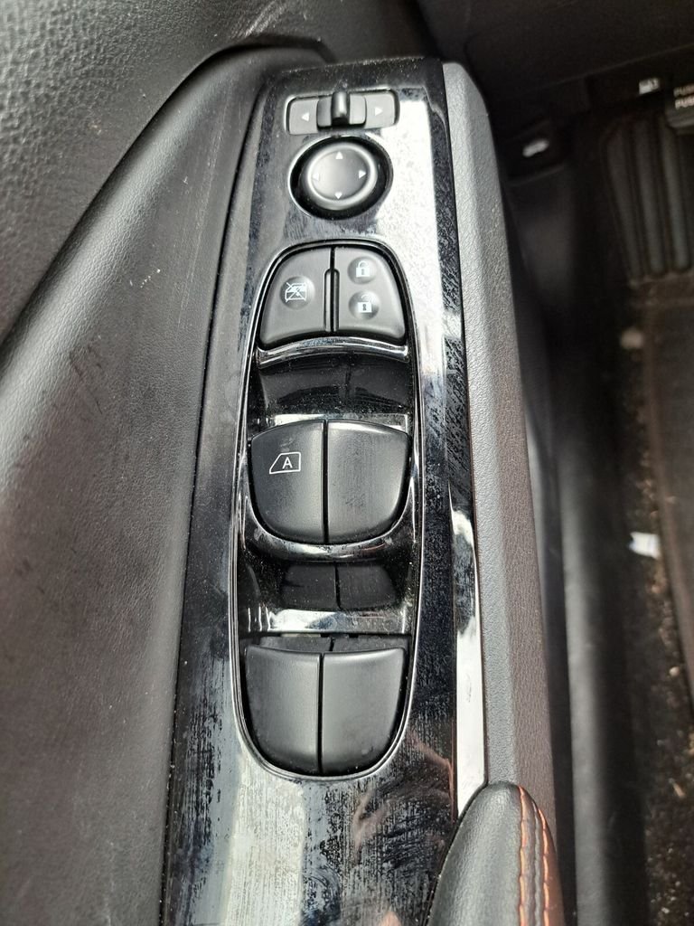 2025 Nissan Altima SR - Photo 16