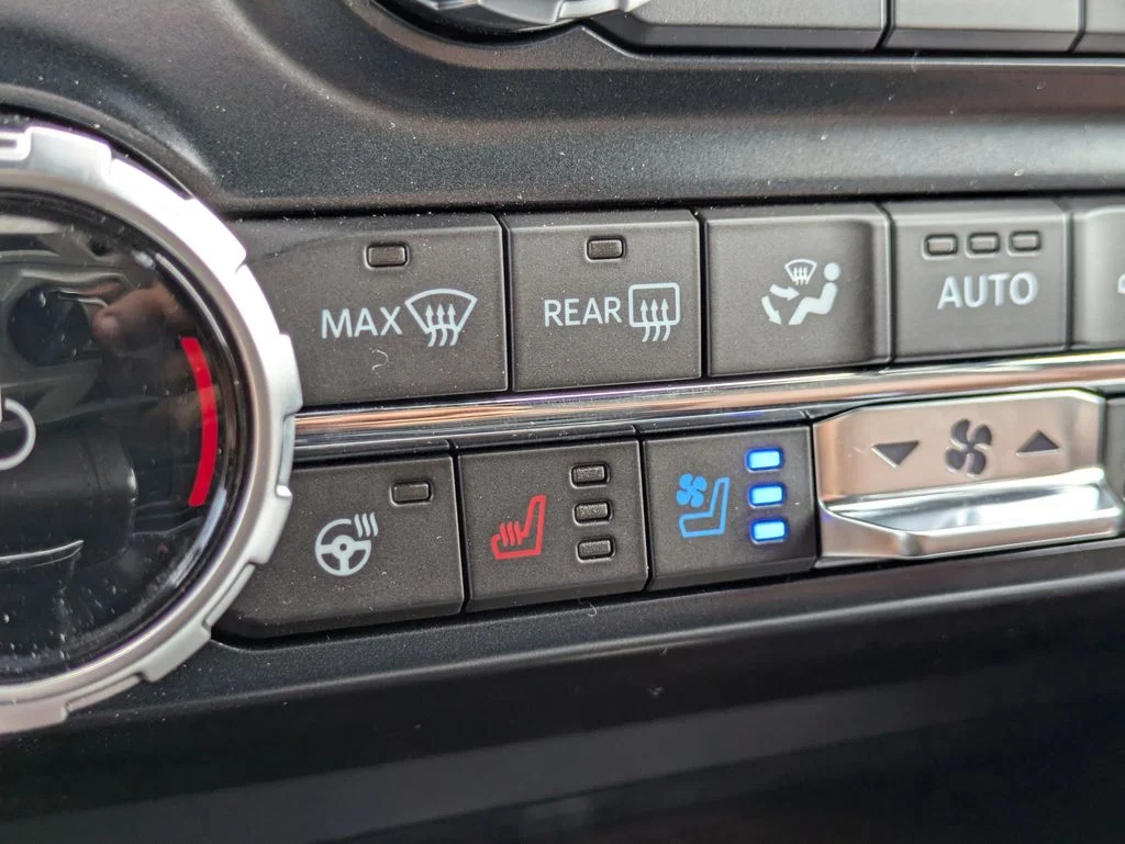 New 2026 Carbonized Gray Metallic Ford King Ranch image 24
