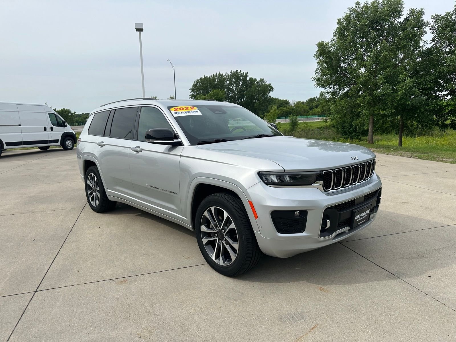 2022 Jeep Grand Cherokee L Overland 4x4's photo