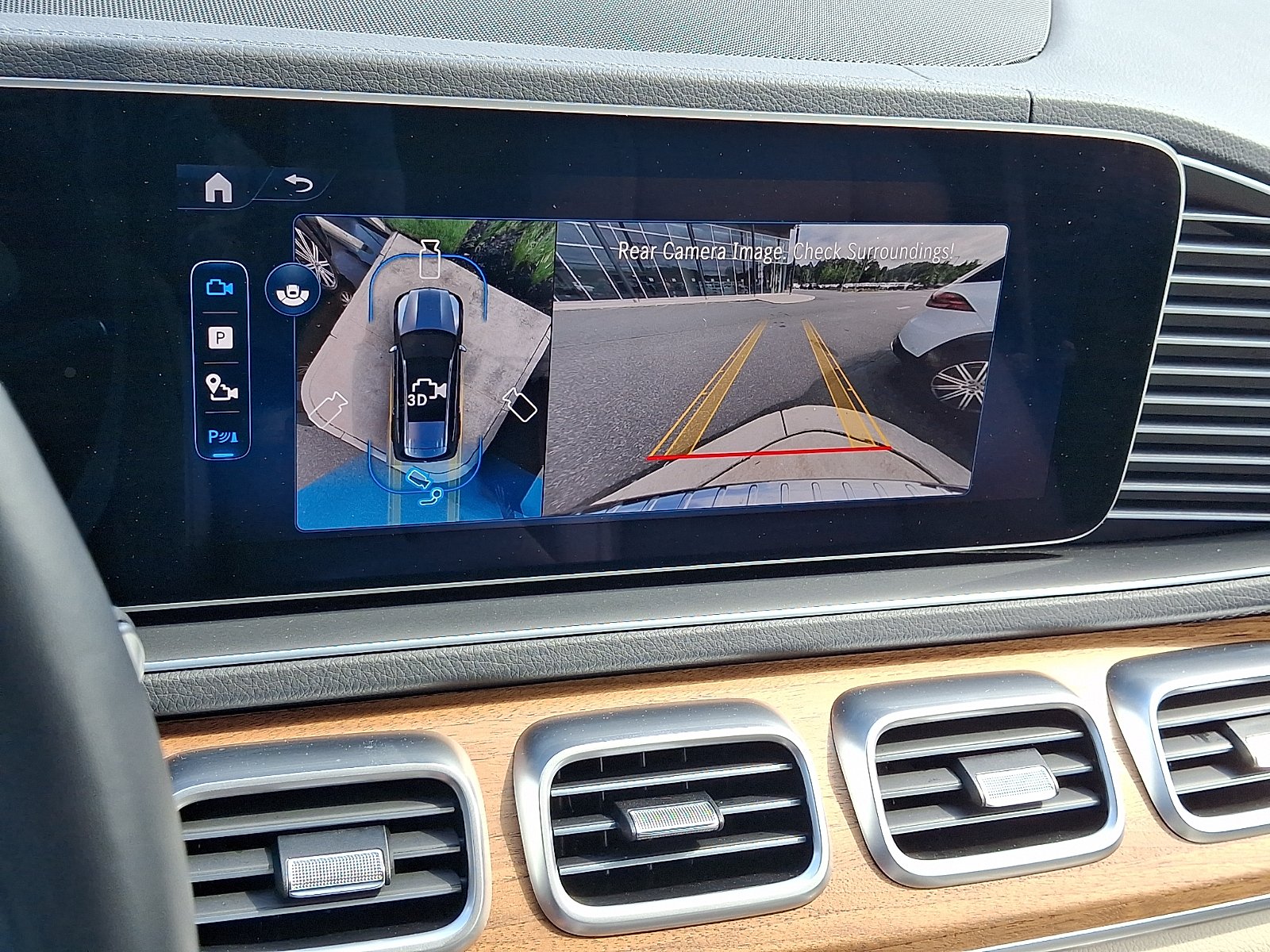 Certified Used 2025 Polar White Mercedes-Benz 4MATIC® image 19
