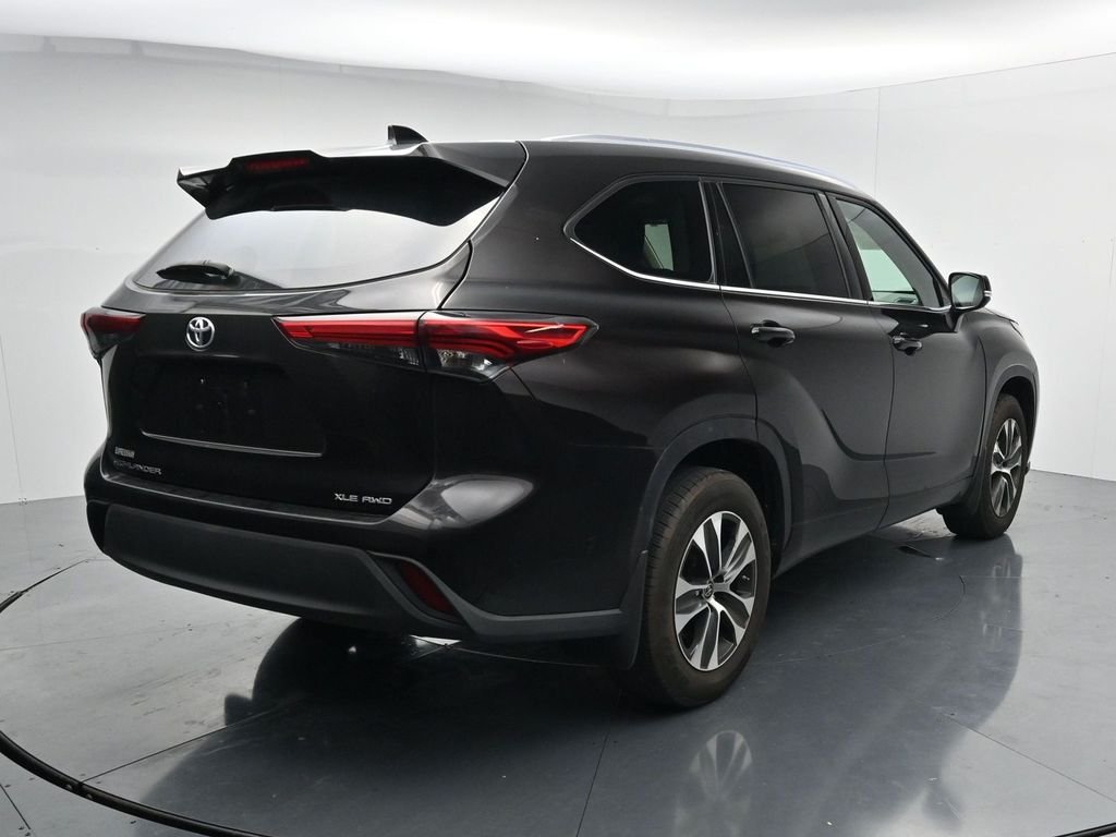 2021 Toyota Highlander XLE - Photo 7