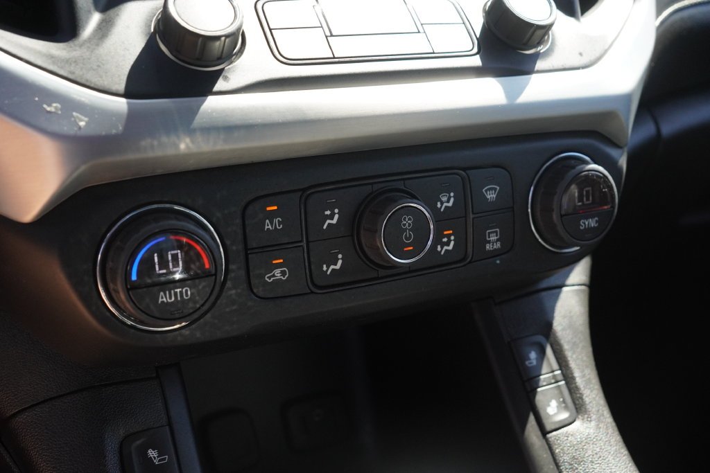 Used 2019 White GMC SLT-1 image 26