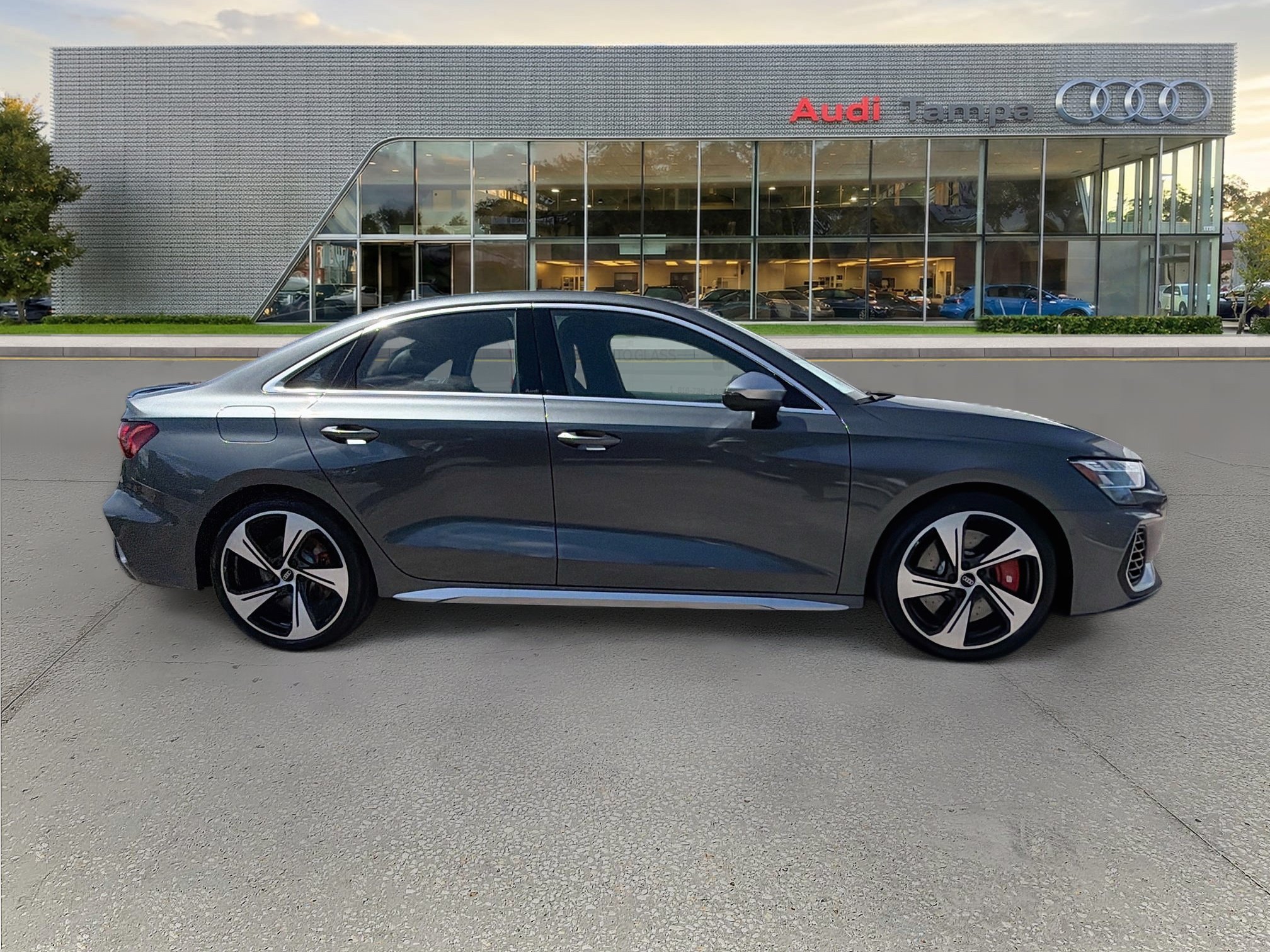 New 2026 Daytona Gray Pearl Effect Audi 4DR QTRO 2.0 TFSI image 2