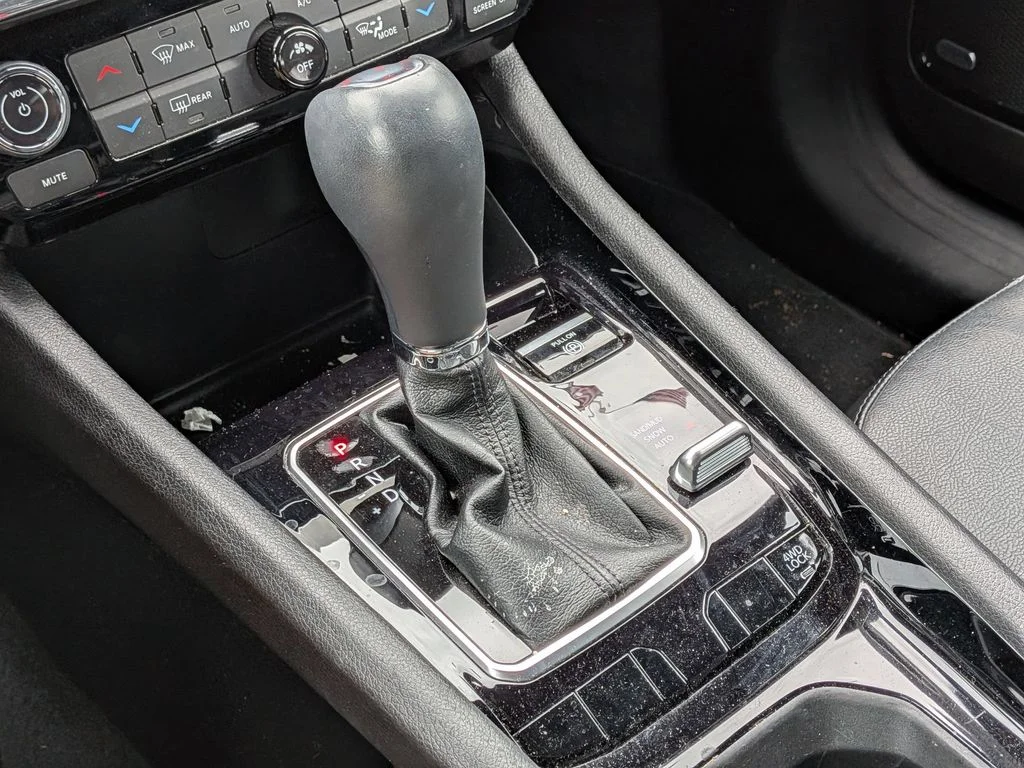 Used 2023 White Jeep Limited image 16