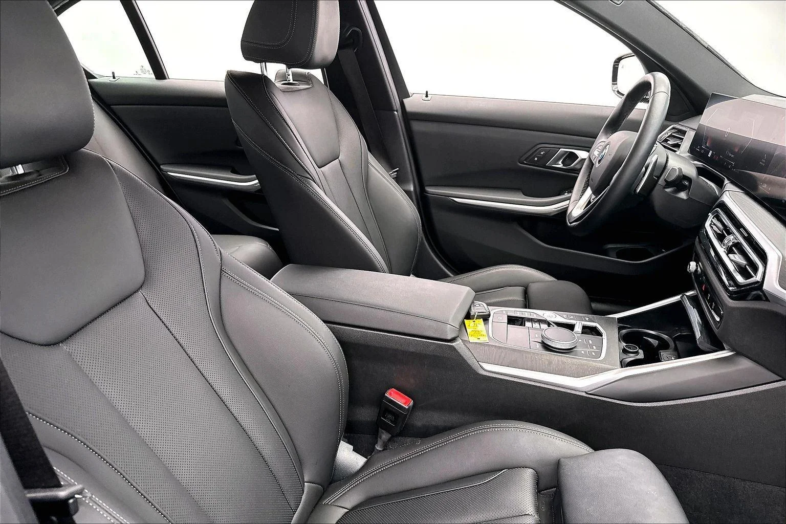 2024 BMW 3 Series 330i - Photo 36