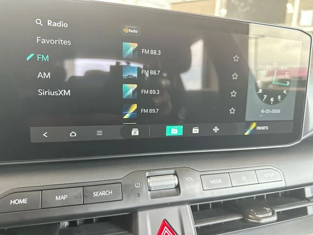 New 2026 Snow White Pearl Kia LXS image 14