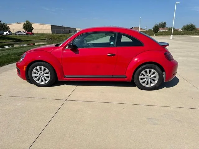 2018 Volkswagen Beetle S - Photo 9