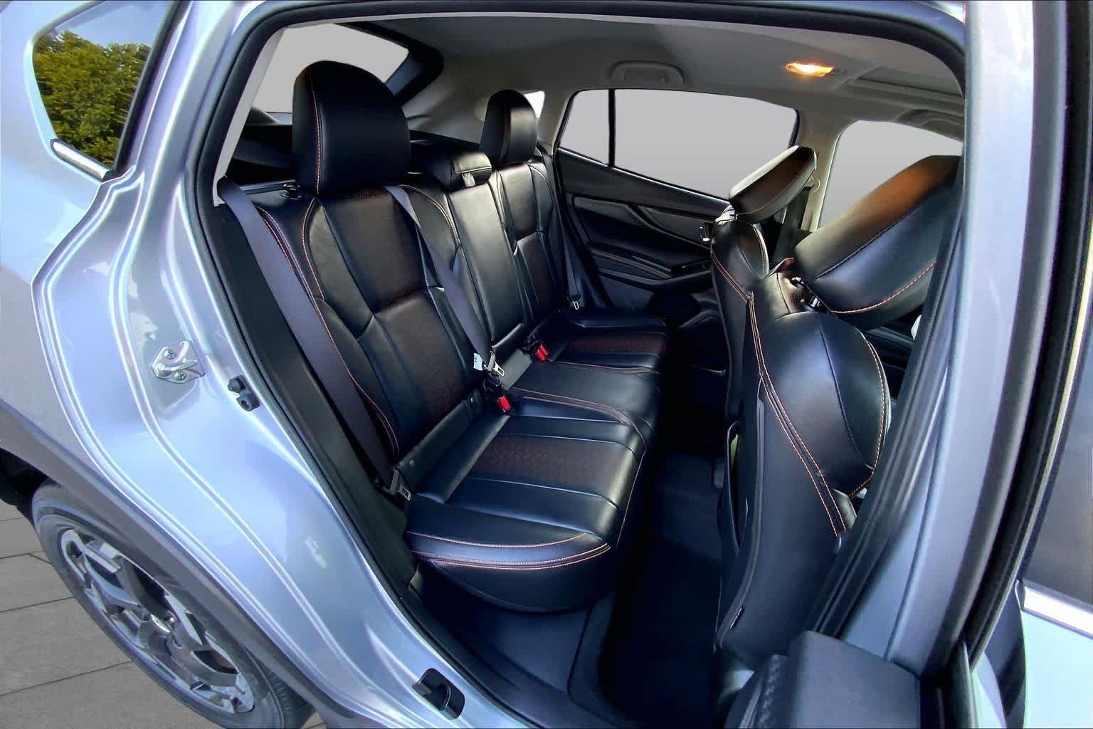 Used 2023 Ice Silver Metallic Subaru Limited image 20