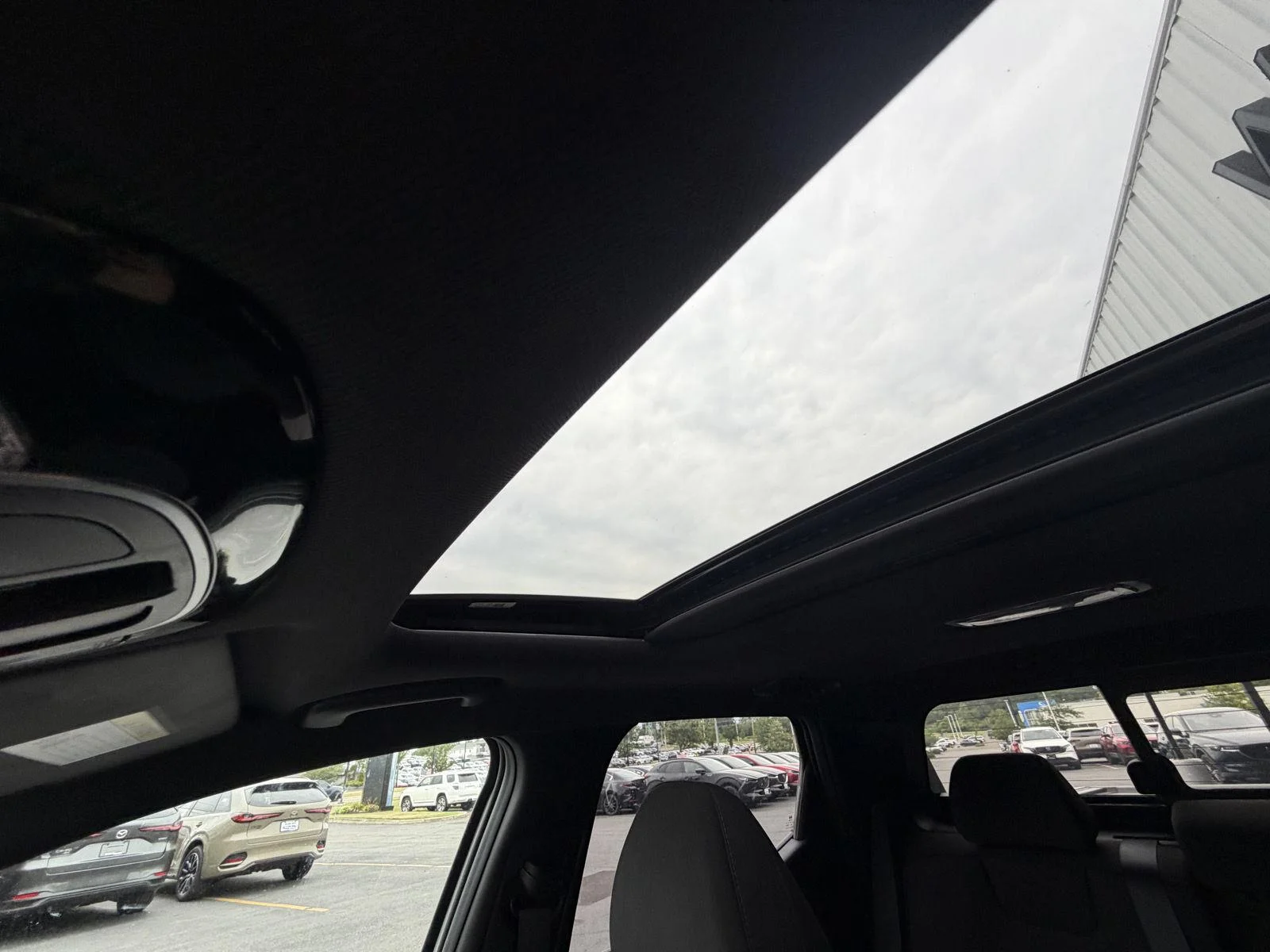 Used 2022 Ice White Hyundai SEL Premium image 16