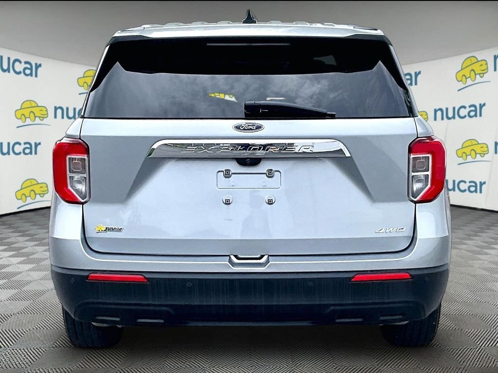 Used 2022 Silver Metallic Ford Base image 5