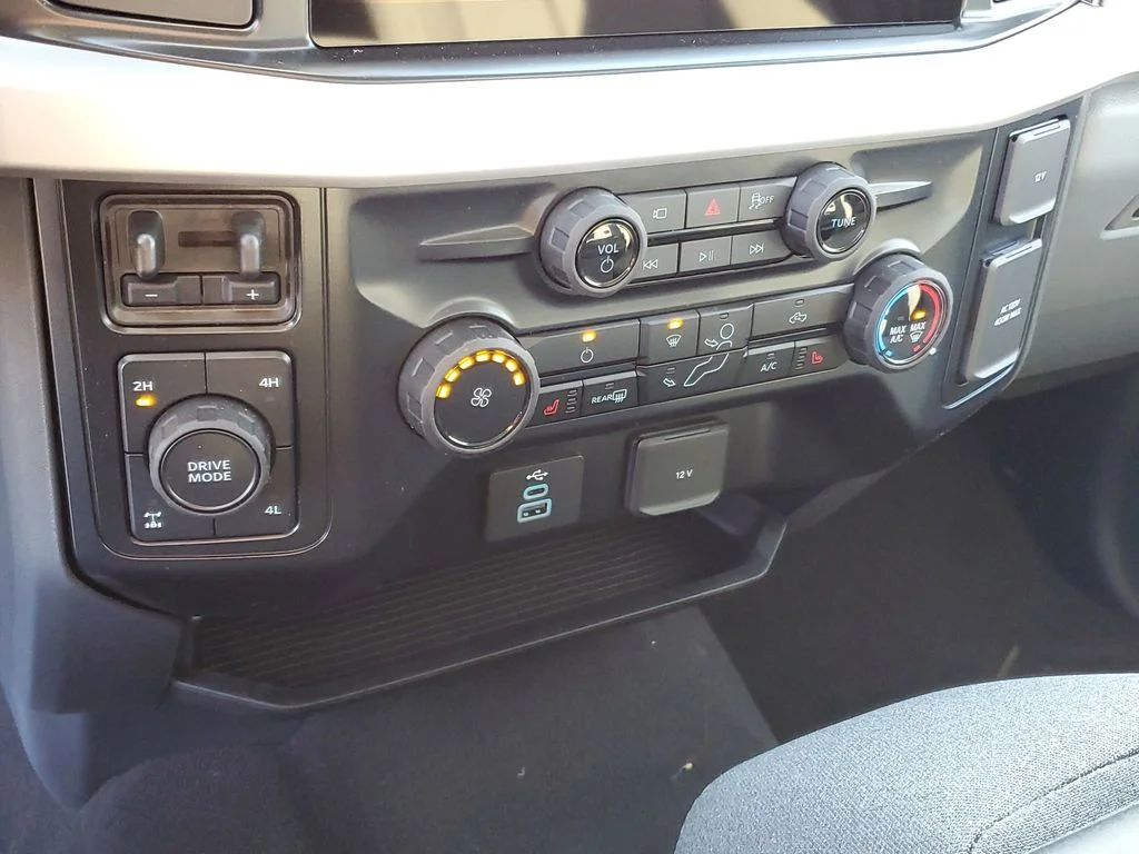 2026 Ford F-350 Super Duty XLT - Photo 17