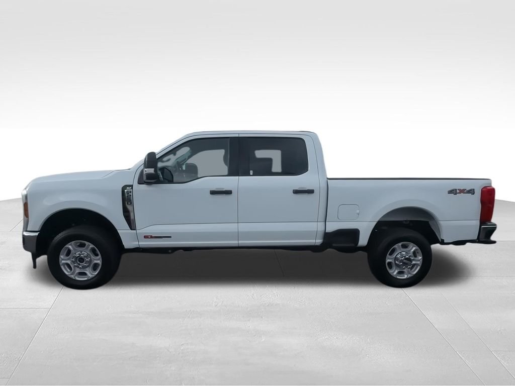 New 2026 Oxford White Ford F-250® XLT image 5