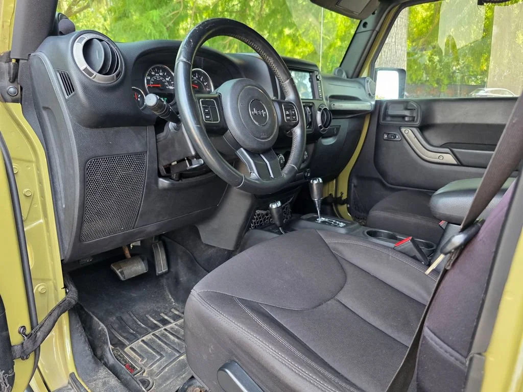 Used 2013 Green Jeep Sport image 11