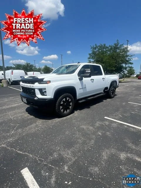Used 2020 SUMMIT WHITE Chevrolet Custom image 4