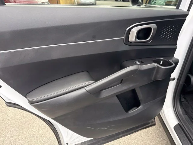 Used 2025  Kia X-Line EX image 18