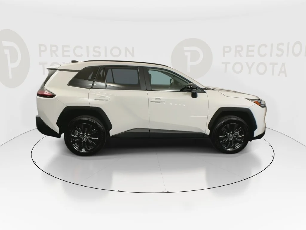 Used 2026 Ice Cap Toyota XLE Premium image 7