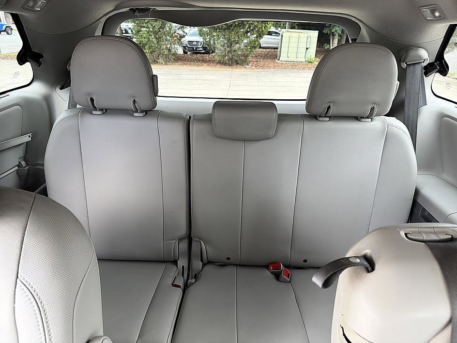 Used 2013 Silver Sky Metallic Toyota XLE image 22