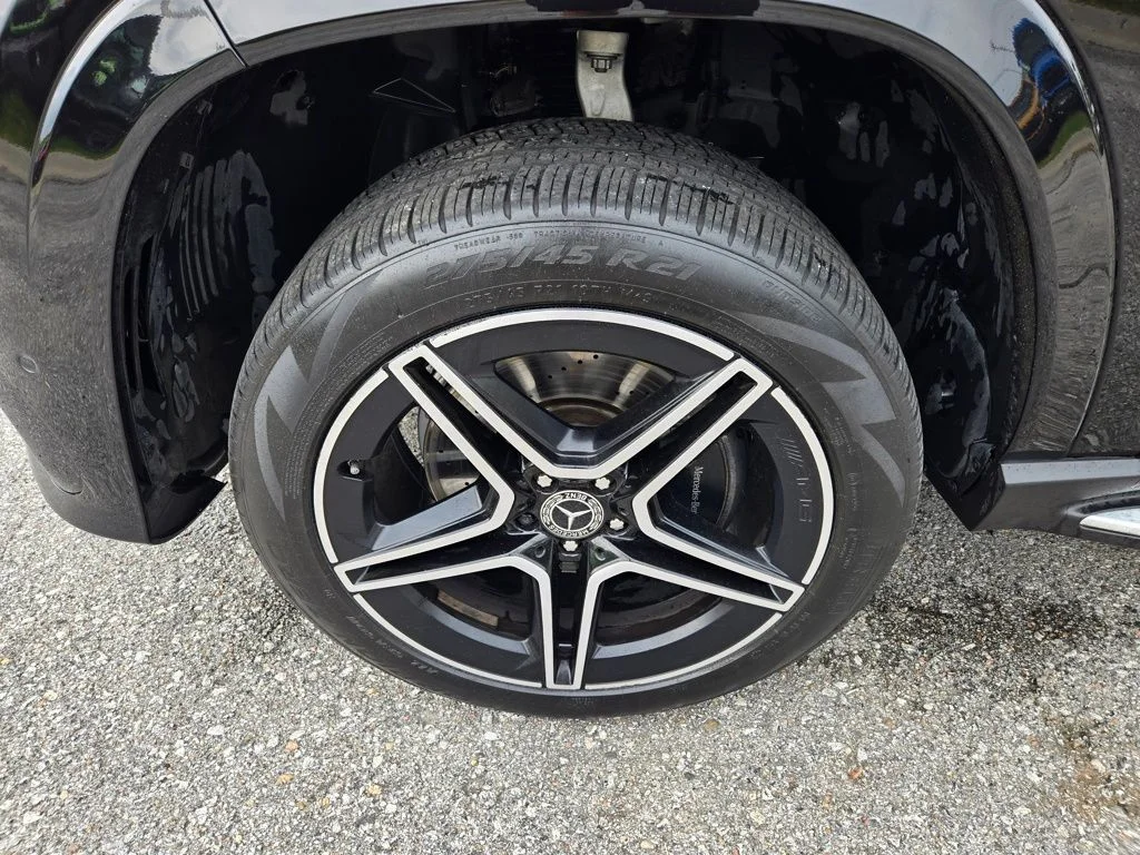 Used 2024 Black Mercedes-Benz GLS 450 image 10