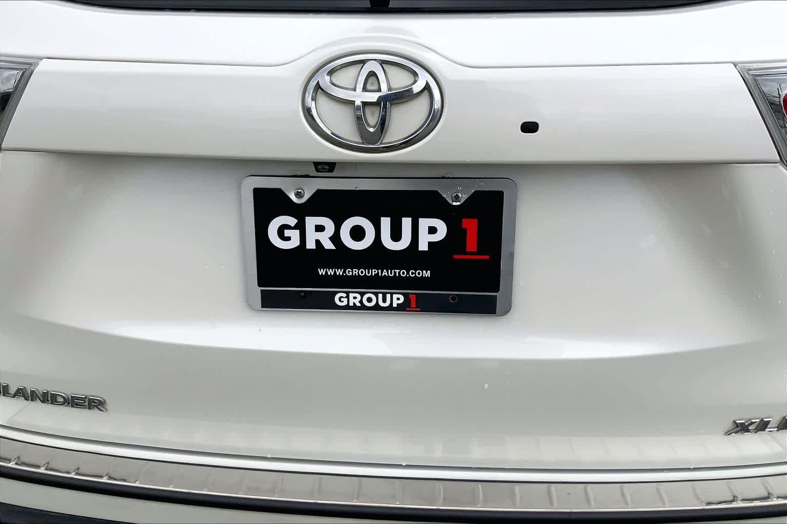 Used 2016 Blizzard Pearl Toyota XLE image 10