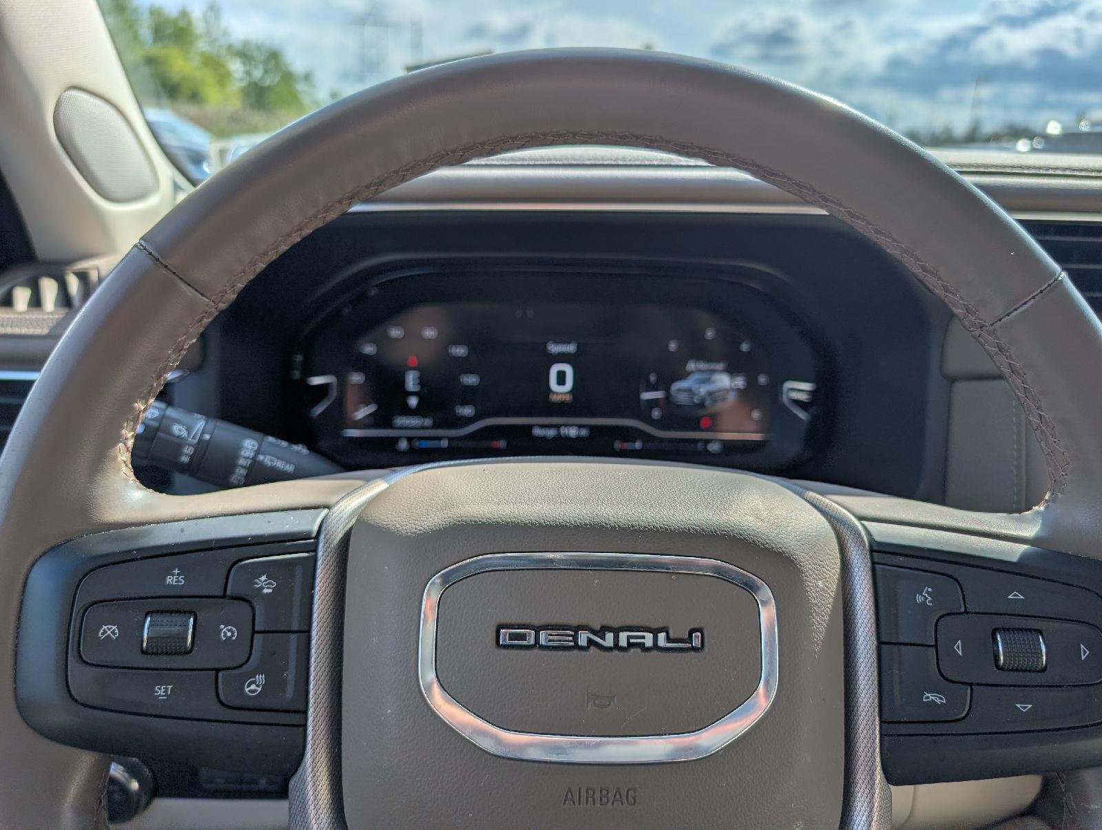 Used 2023 White Frost Tricoat GMC Denali image 15