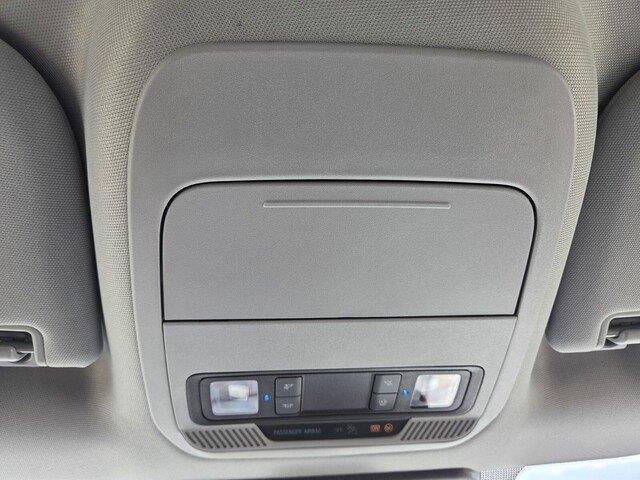 Used 2024 Oxford White Ford XLT image 20