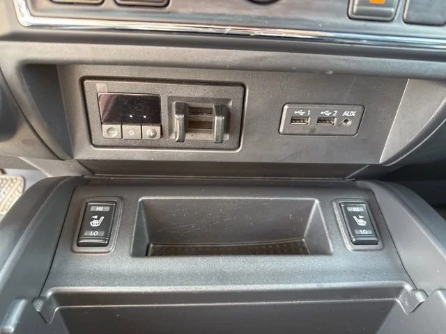 Used 2019 Magnetic Black Nissan SL image 32