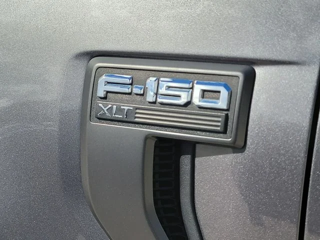 Used 2022 Gray Ford XLT image 9