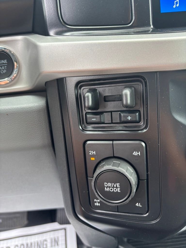 New 2027 Agate Black Metallic Ford F-350® XLT image 21