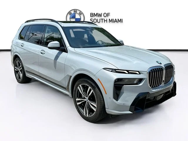 2023 BMW X7 xDrive40i's photo
