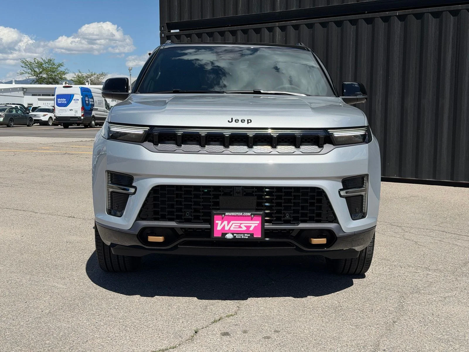 New 2026 Silver-Zynith Exterior Paint Jeep  image 2