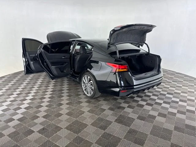 Used 2023 Black Nissan 2.5 SL image 20