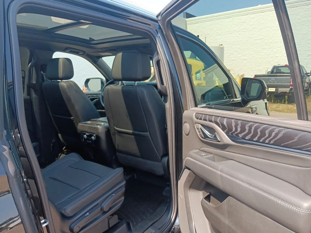 Used 2023 Onyx Black GMC Denali image 31