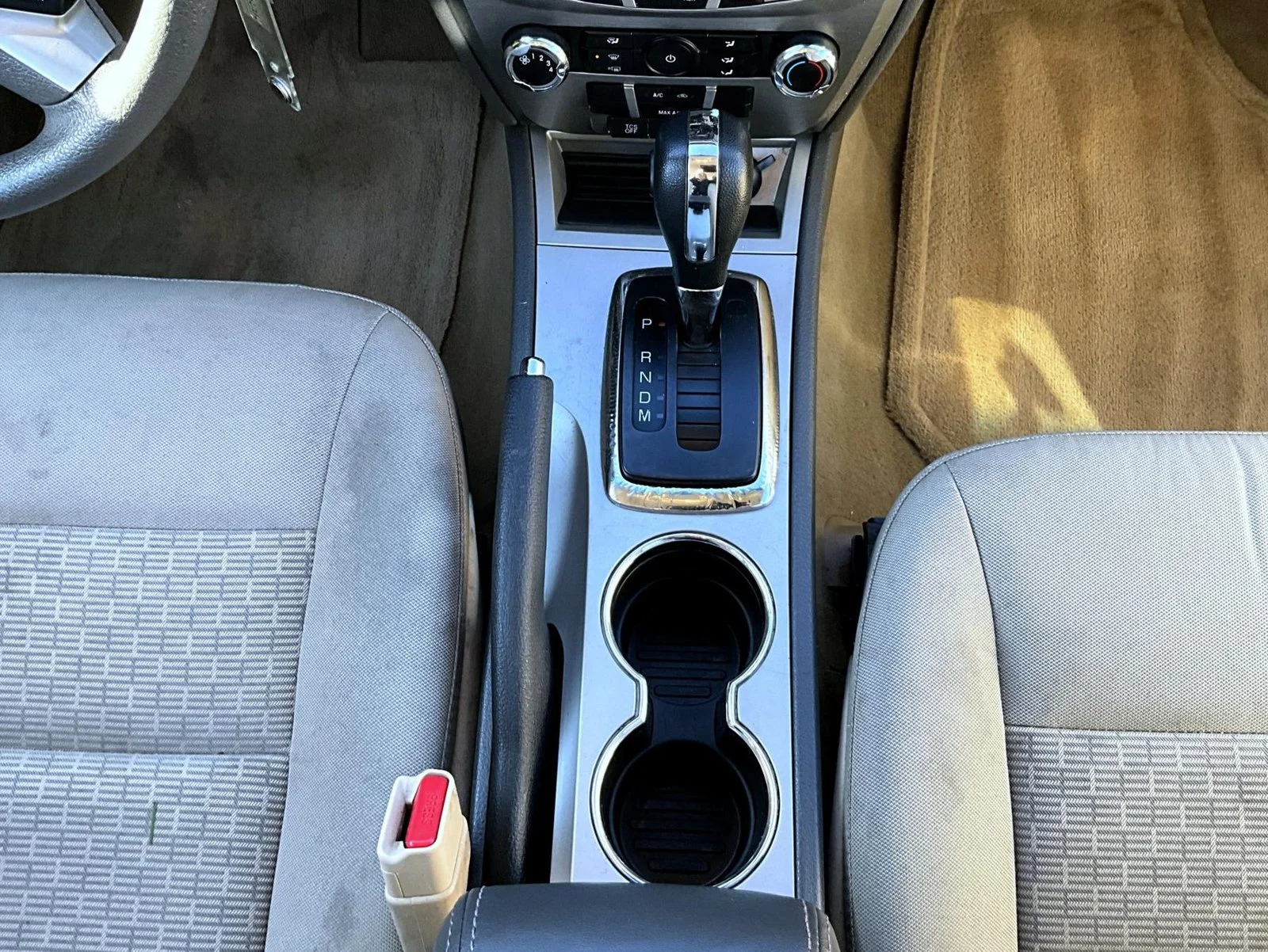 Used 2012 White Ford SE image 15