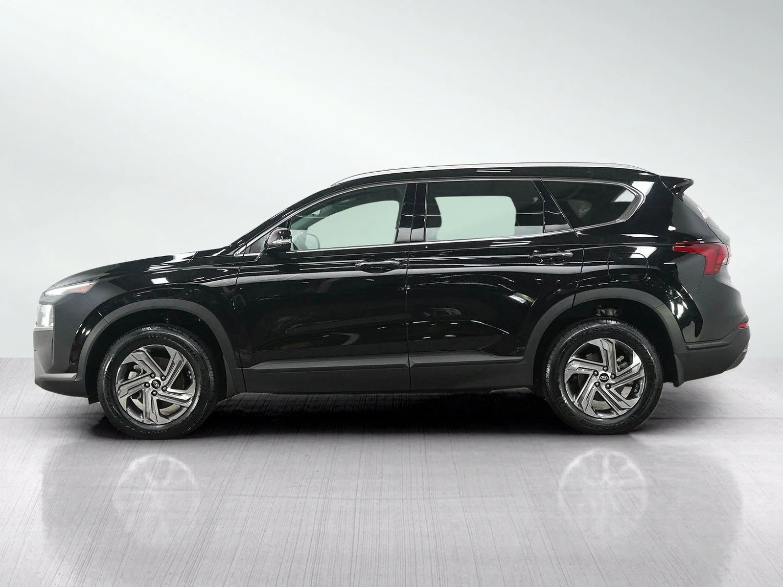 Used 2023 Hyundai Santa Fe SEL with VIN 5NMS2DAJ8PH614743 for sale in Wayzata, Minnesota