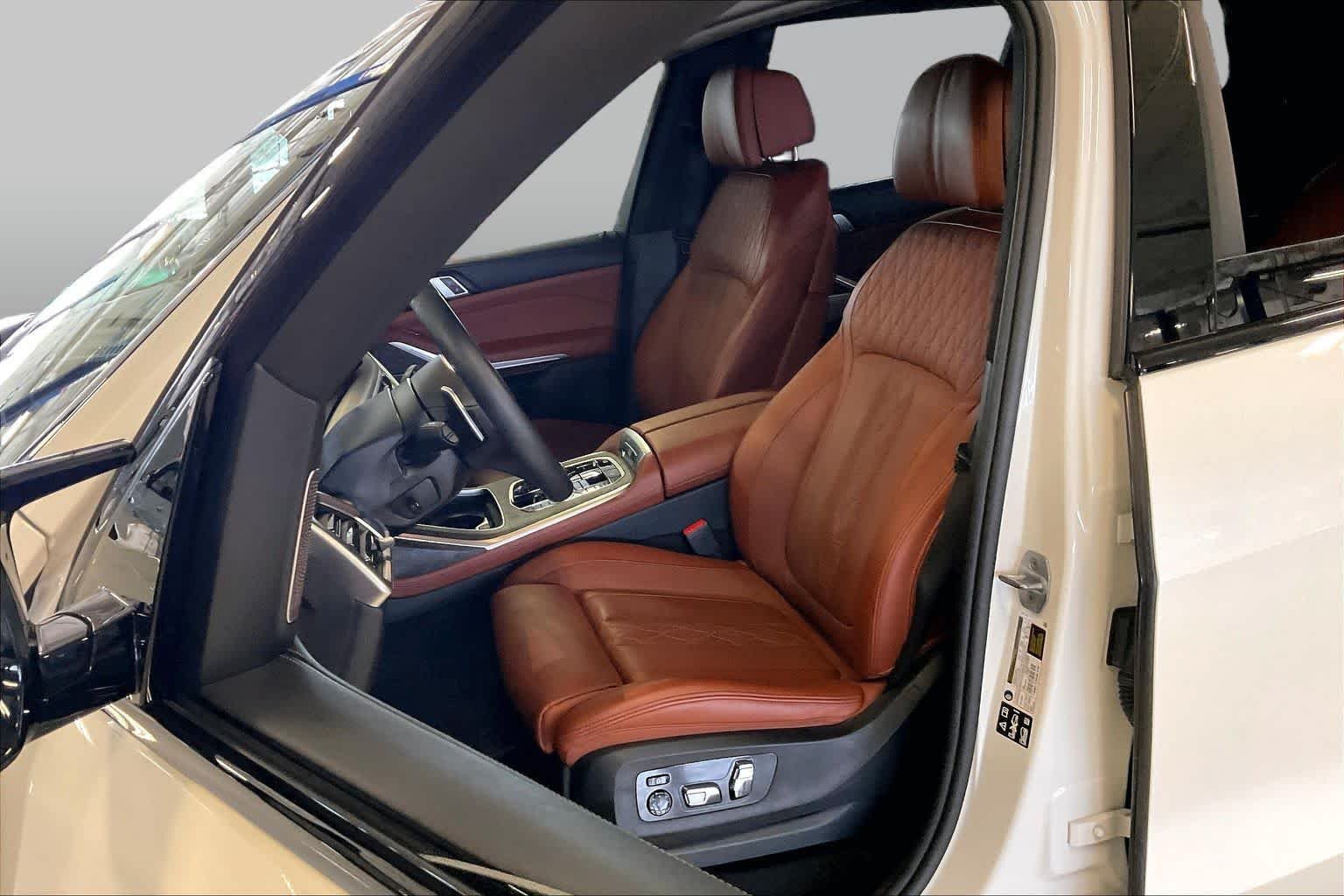Certified Used 2025 Not Available BMW M60i image 7