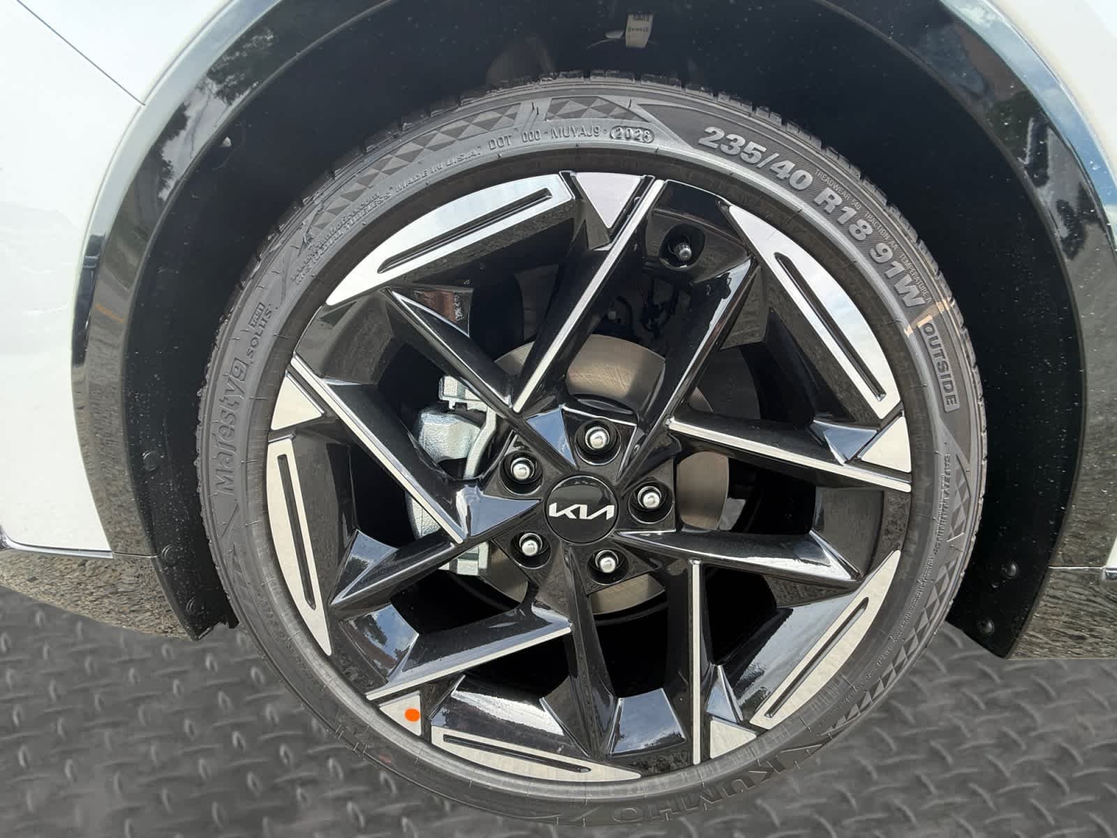 New 2026 Snow White Pearl Kia GT-Line image 9