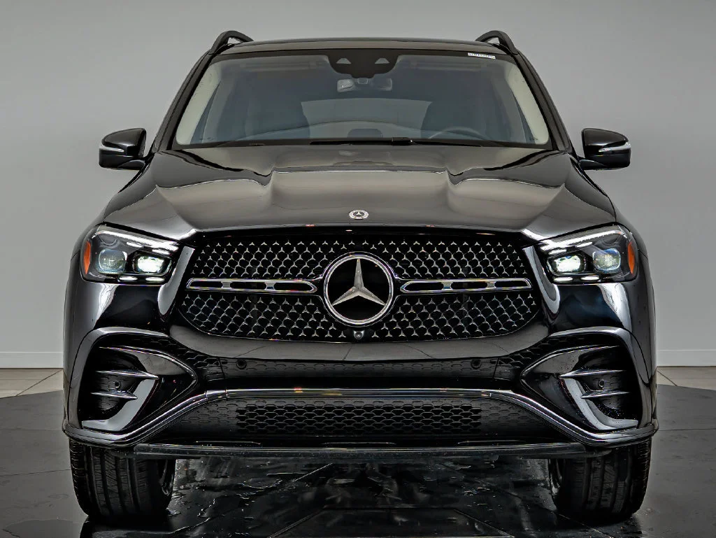 Used 2025 Obsidian Black Mercedes-Benz GLE 580 image 2