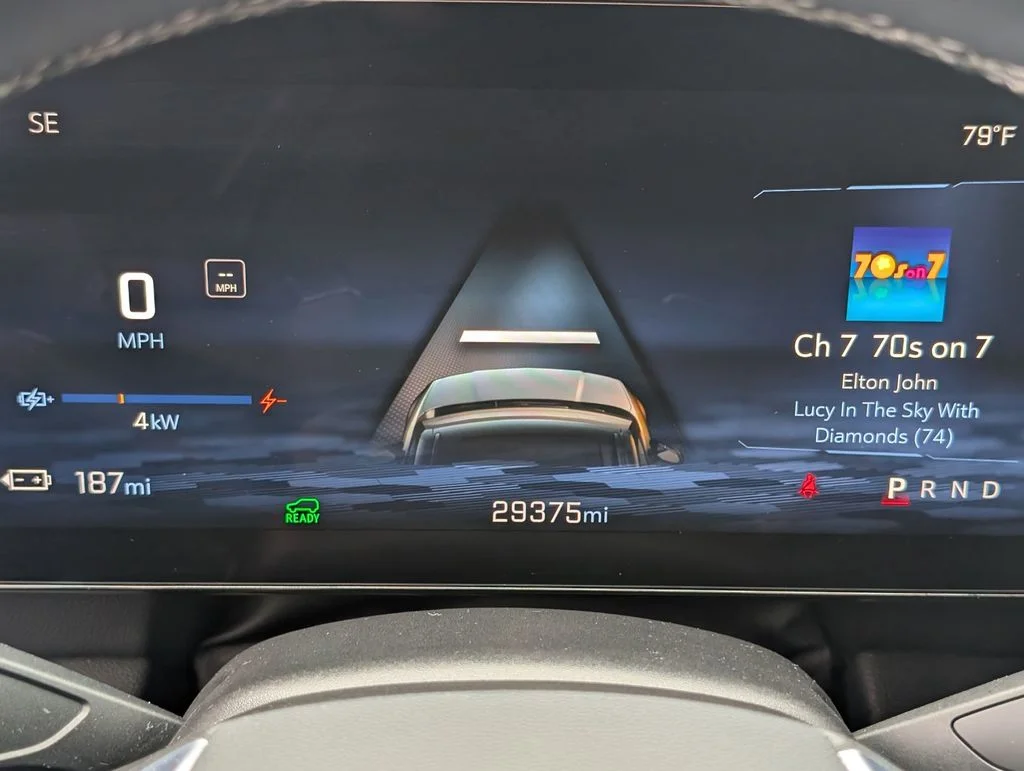 Used 2024 White Chevrolet LT image 33