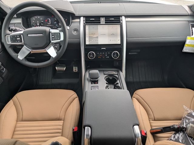 New 2026 Fuji White Land Rover Dynamic SE image 16