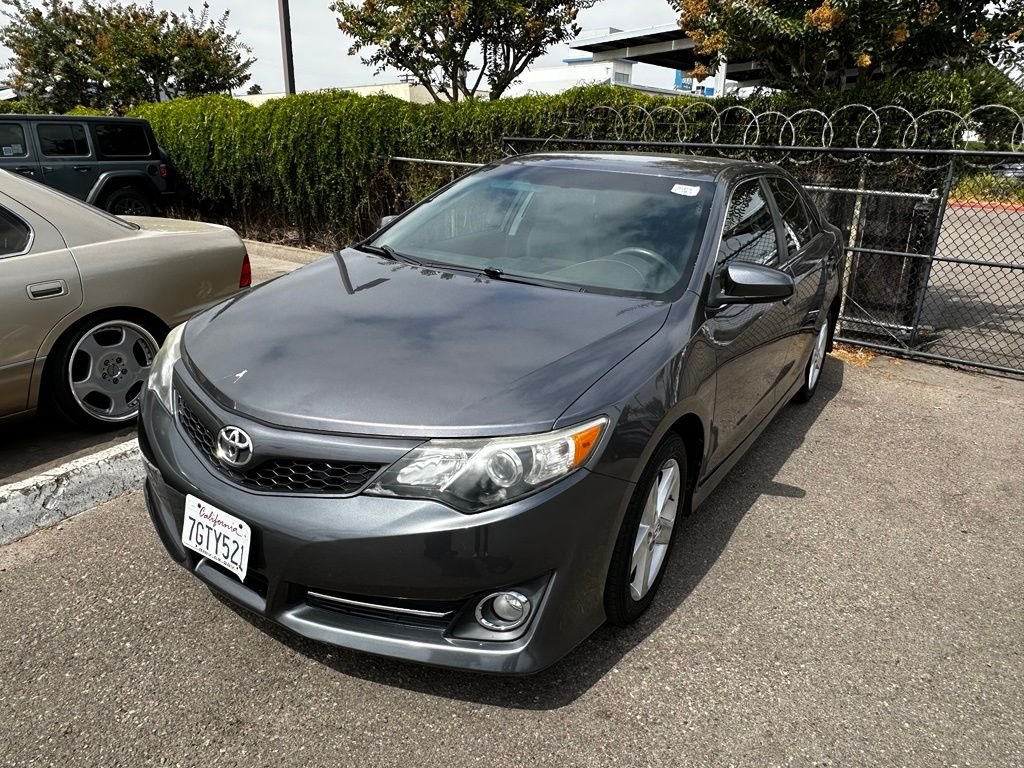 Used 2014 Gray Toyota SE image 8