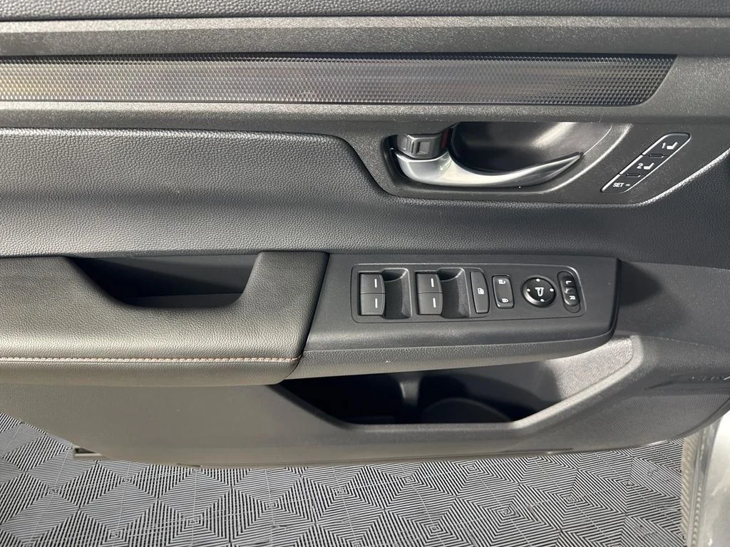 2025 Honda CR-V Sport-L - Photo 17