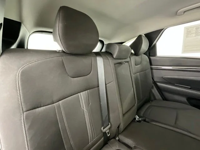 Used 2024 White Hyundai SEL image 12