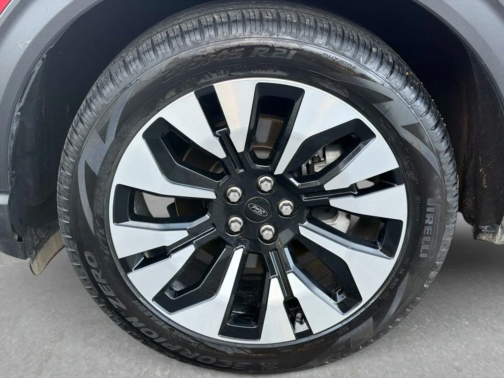 Used 2025 Rapid Red Metallic Tinted Clearcoat Ford Platinum image 12