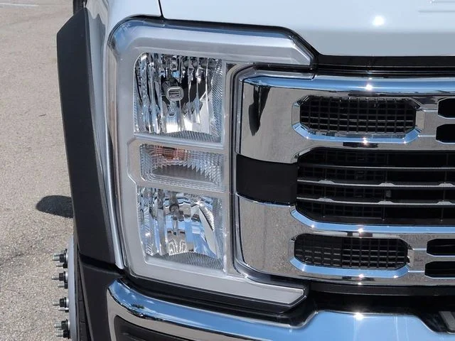 New 2026 Oxford White Ford F-450® XL image 10