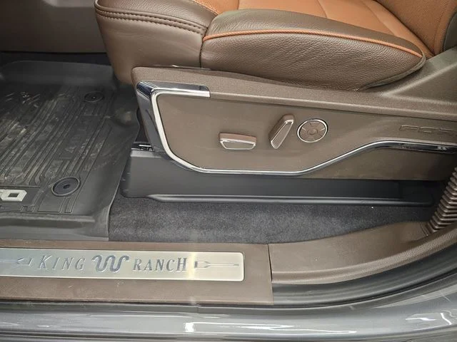 New 2026 Carbonized Gray Metallic Ford King Ranch® image 46