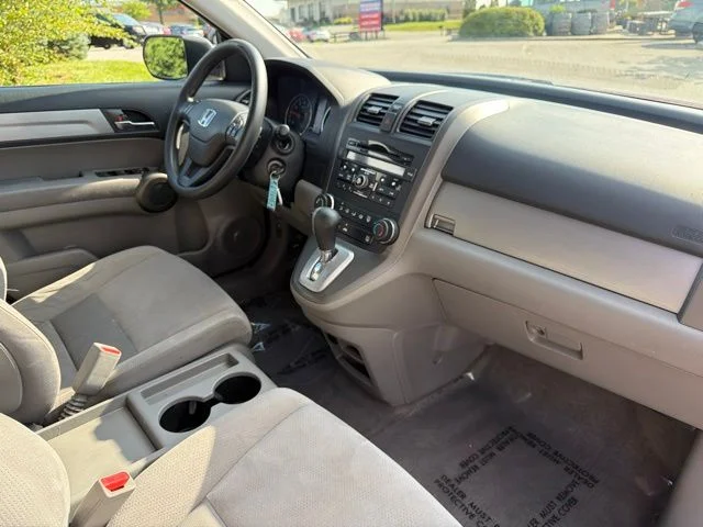 Used 2011 Red Honda SE image 26
